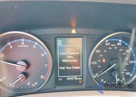 2017 Toyota Rav4 Xle z USA, uszkodzony, nr VIN JTMWFREV2HJ131471